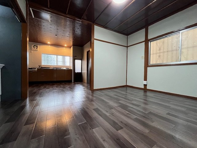 甲田二丁目貸家の居間・リビング