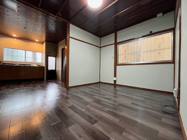 甲田二丁目貸家の居間・リビング