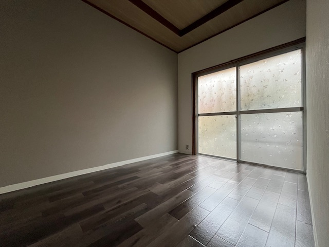 甲田二丁目貸家の洋室