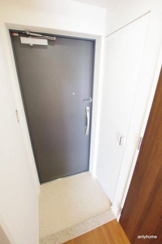 ノルデンハイム江坂Ⅲ 仲介手数料無料の玄関