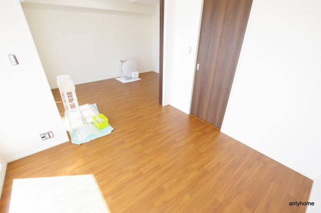 ノルデンハイム江坂Ⅲ 仲介手数料無料の洋室