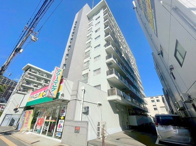 ダイアパレス三国3号館の外観