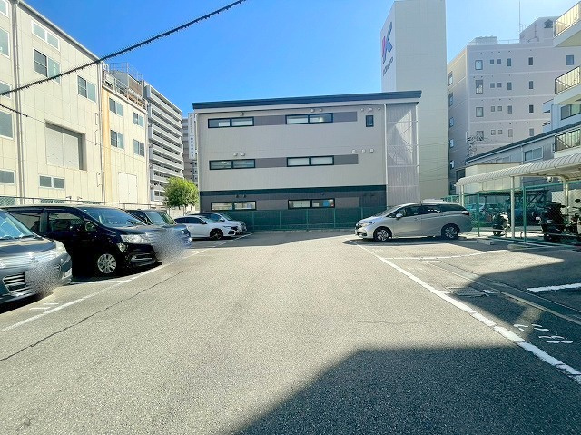 ダイアパレス三国3号館の駐車場