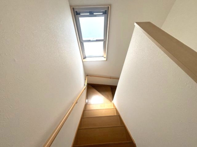 【内装】 | T-CUBE | 内装は落ち着いています