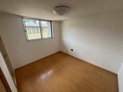 【洋室】 | T-CUBE | 明るい洋室です