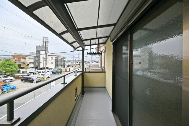 尼崎市琴浦町中古戸建｜4LDK+並列駐車2台可のバルコニー|2階西面バルコニー写真です。