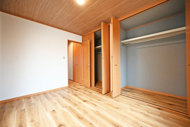 尼崎市琴浦町中古戸建｜4LDK+並列駐車2台可の洋室|-洋室6帖(2F)-