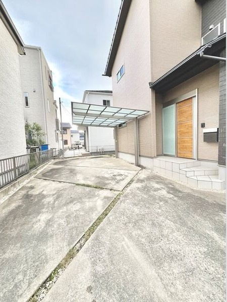 殿町１丁目戸建の駐車場