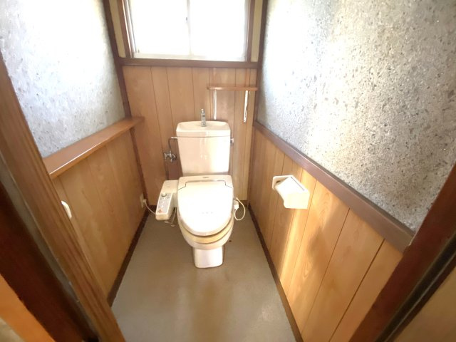 八街市八街ほ中古戸建のトイレ