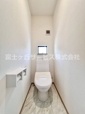 【トイレ】 | 駿東郡清水町伏見 新築一戸建て D号棟 | 2Fトイレです