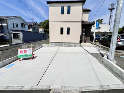 【駐車場】 | 駿東郡清水町伏見 新築一戸建て D号棟 | 駐車場があるので、車を買う予定の方も安心です
