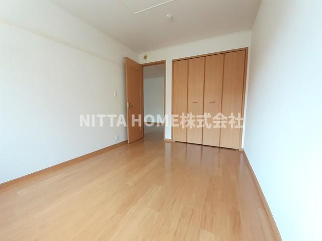 リッツハウス　ヴィラの居間・リビング|６帖の洋室です☆彡