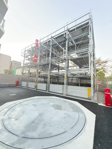 SOLASIA residence 千里丘の駐車場