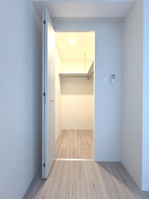 【収納】 | シュタット練馬春日町 | たっぷり収納できるウォークインクローゼット完備