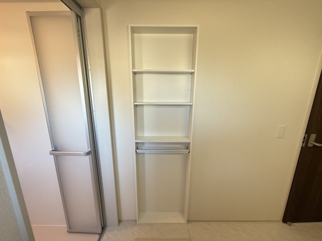 リーブルガーデンＳ渋川半田第３　１号棟の収納|洗面室にも収納付きです♪