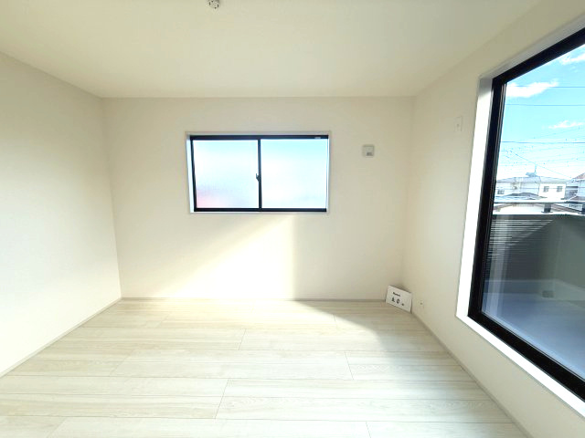 リーブルガーデンＳ渋川半田第３　１号棟の洋室|２階洋室２です