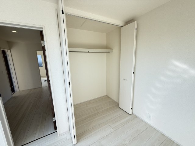 リーブルガーデンＳ渋川半田第３　１号棟の収納|２階洋室２収納です