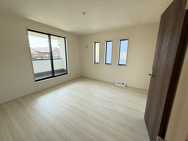 リーブルガーデンＳ渋川半田第３　１号棟の洋室|２階洋室３です