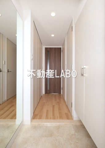 レオンコンフォート九条ガレリアの玄関