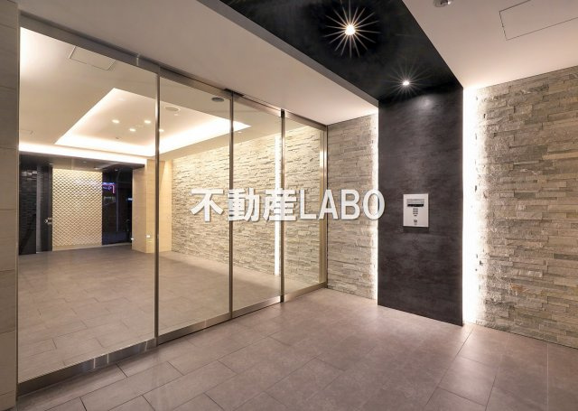 レオンコンフォート九条ガレリアのエントランス