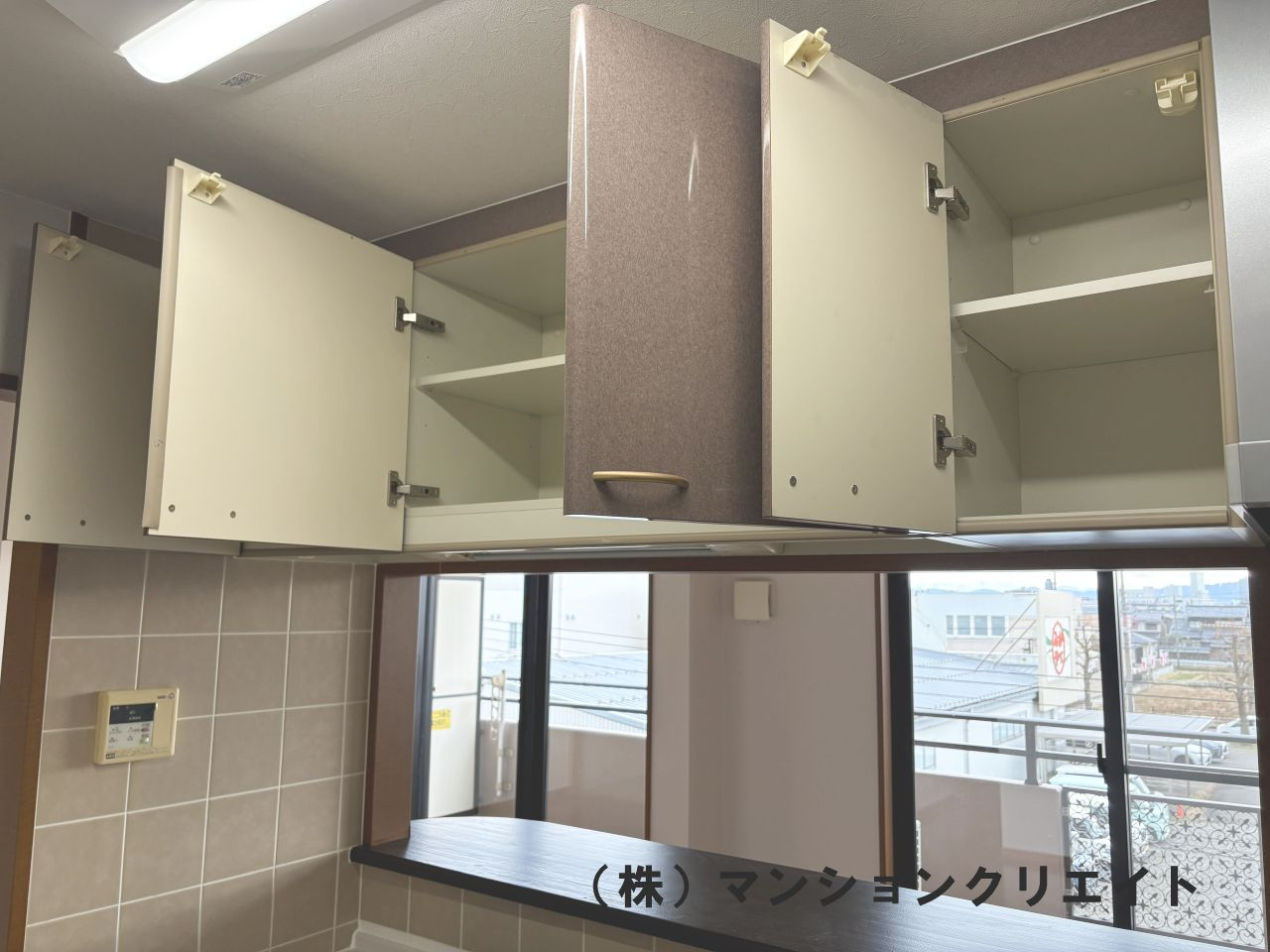 グランドール福井二の宮の収納|キッチンの吊戸棚