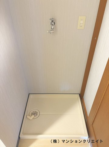 グランドール福井二の宮のランドリースペース|室内洗濯機置場