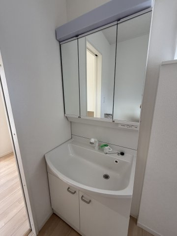 今宿１丁目　新築戸建　２棟の独立洗面台