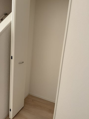 今宿１丁目　新築戸建　２棟の前面道路含む現地写真