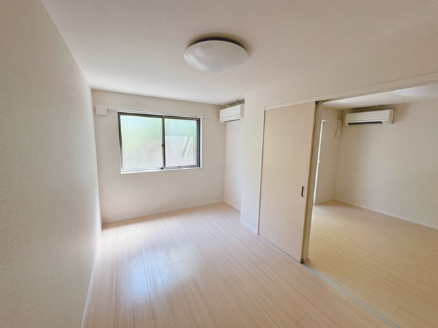 ヴィラージュ椿の洋室