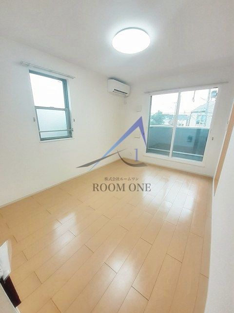 モデッサレジデンスの居間・リビング|洋室のお部屋です。