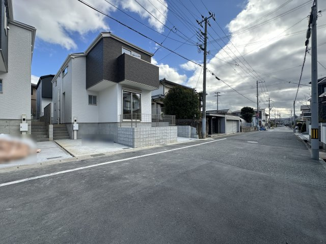 明石市太寺天王町新築戸建１号棟の前面道路含む現地写真