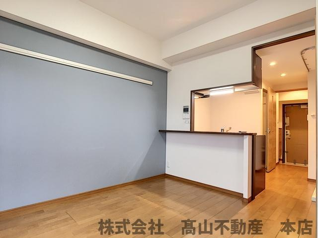 S・K教育大前の洋室