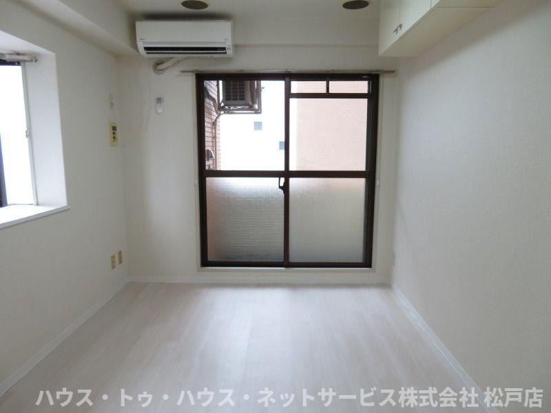 ジュネパレス新松戸第14の寝室