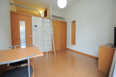 【居間・リビング】 | レオパレスＭＡＲＵＴＯ澤田 | 1Fフローリング　2Ｆカーペット