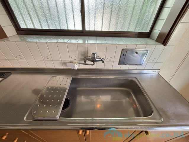 平塚市達上ヶ丘　中古戸建のキッチン