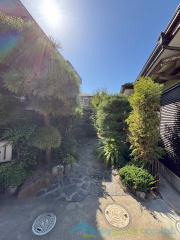 平塚市達上ヶ丘　中古戸建の庭