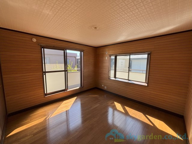 平塚市達上ヶ丘　中古戸建の居間・リビング