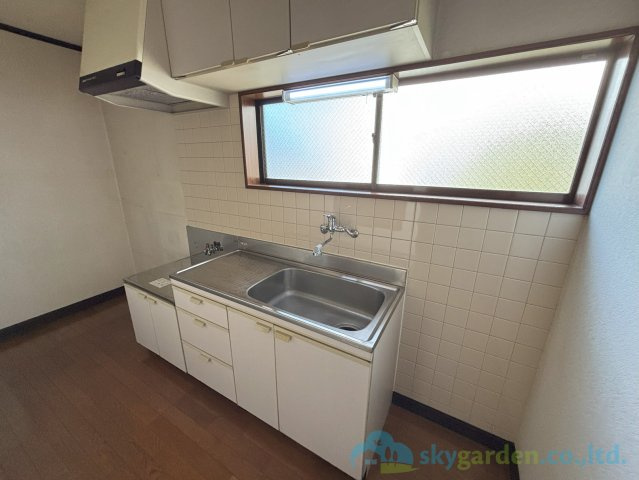 平塚市達上ヶ丘　中古戸建のキッチン