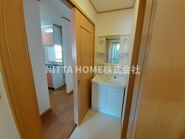 パストラルⅡの洗面所|独立洗髪洗面台を設置済みです◇