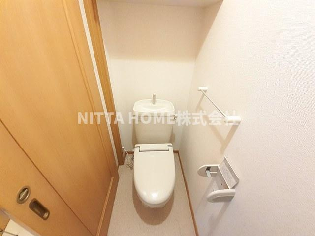 パストラルⅡのトイレ|温水洗浄付きのトイレです＊