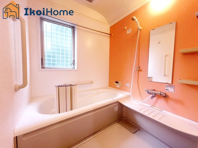 神戸市西区月が丘1丁目　中古戸建の浴室|【ホームページに現地動画掲載中】●年中無休：当日予約可●小窓ございますので通気・換気良好です。