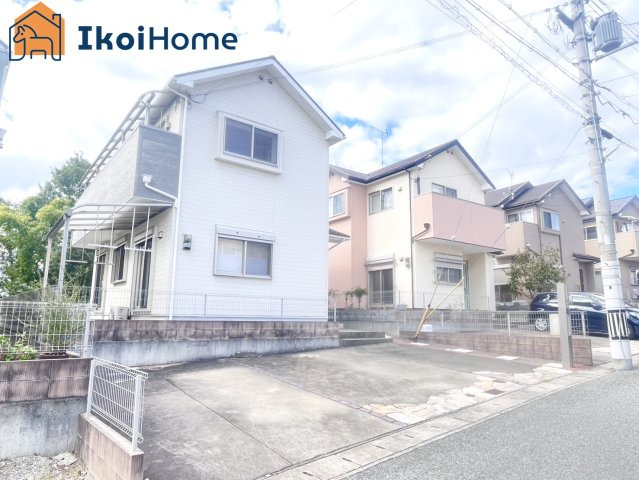 神戸市西区月が丘1丁目　中古戸建の駐車場|【ホームページに現地動画掲載中】●年中無休：当日予約可●駐車スペース3台あると来客時も安心です