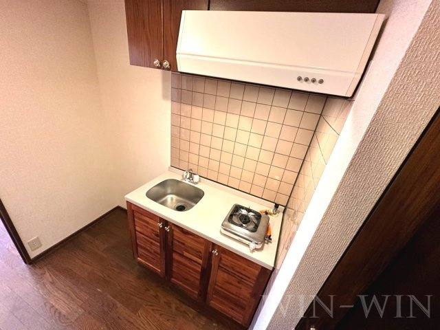 セザンヌ小鷹野 2のキッチン|イメージ（同建物内別部屋の写真です）