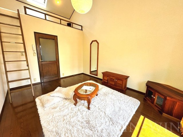 セザンヌ小鷹野 2の居間・リビング|イメージ（同建物内別部屋の写真です）