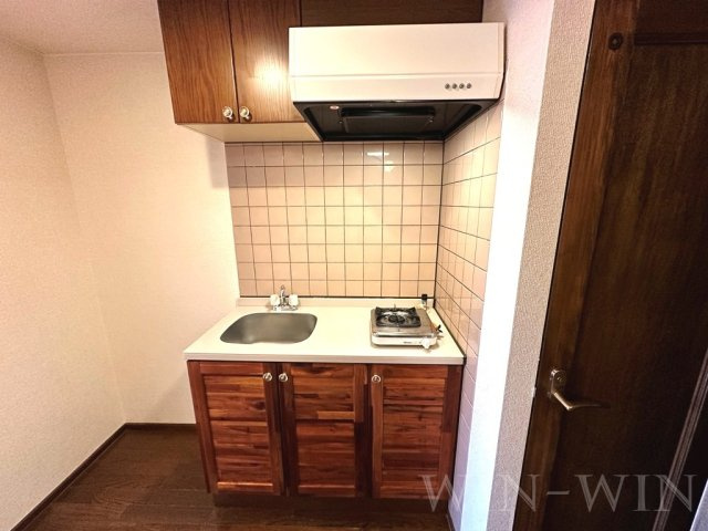 セザンヌ小鷹野 2のキッチン|イメージ（同建物内別部屋の写真です）