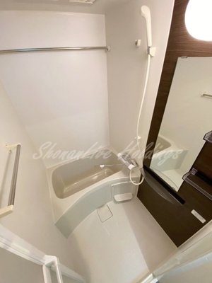 【浴室】 | リブリ・草柳 | 清潔感のあるお風呂です♪