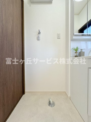 【ランドリースペース】 | 静岡市葵区瀬名中央1丁目 中古戸建て | 洗濯機置き場です