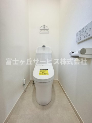 【トイレ】 | 静岡市葵区瀬名中央1丁目 中古戸建て | 2Fトイレです
