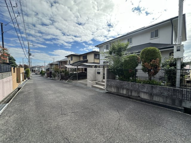 神戸市西区樫野台４丁目戸建の前面道路含む現地写真