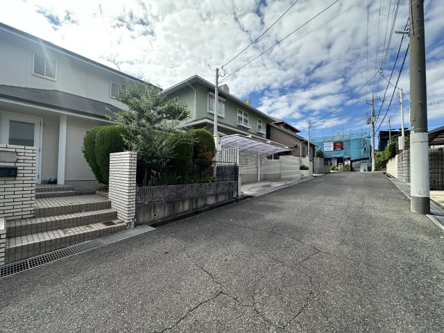 神戸市西区樫野台４丁目戸建の前面道路含む現地写真